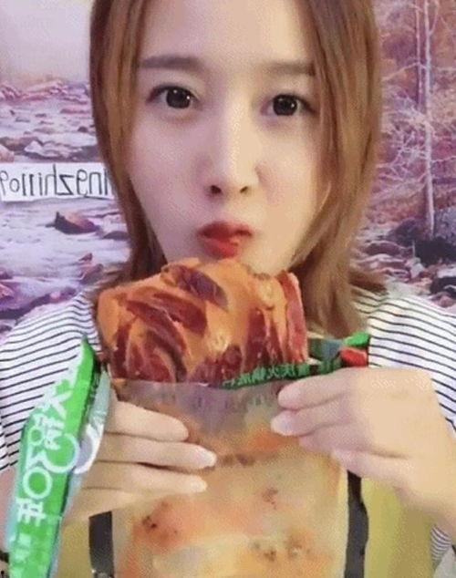 快手网红吃瓜视频大全,揭秘娱乐圈幕后故事 第2张 快手网红吃瓜视频大全,揭秘娱乐圈幕后故事 第2张