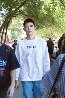 陈飞宇吃瓜娱乐圈 第2张 陈飞宇吃瓜娱乐圈 第2张