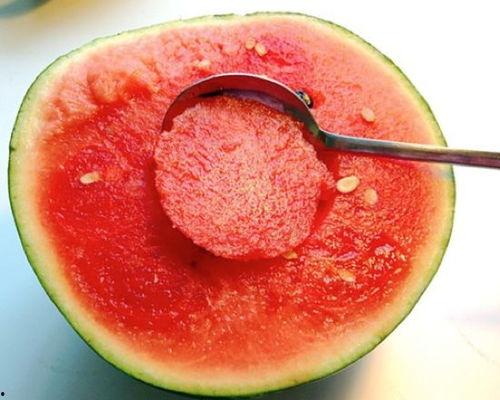 网红吃瓜勺子超大,超大吃瓜勺子引发全网热议！